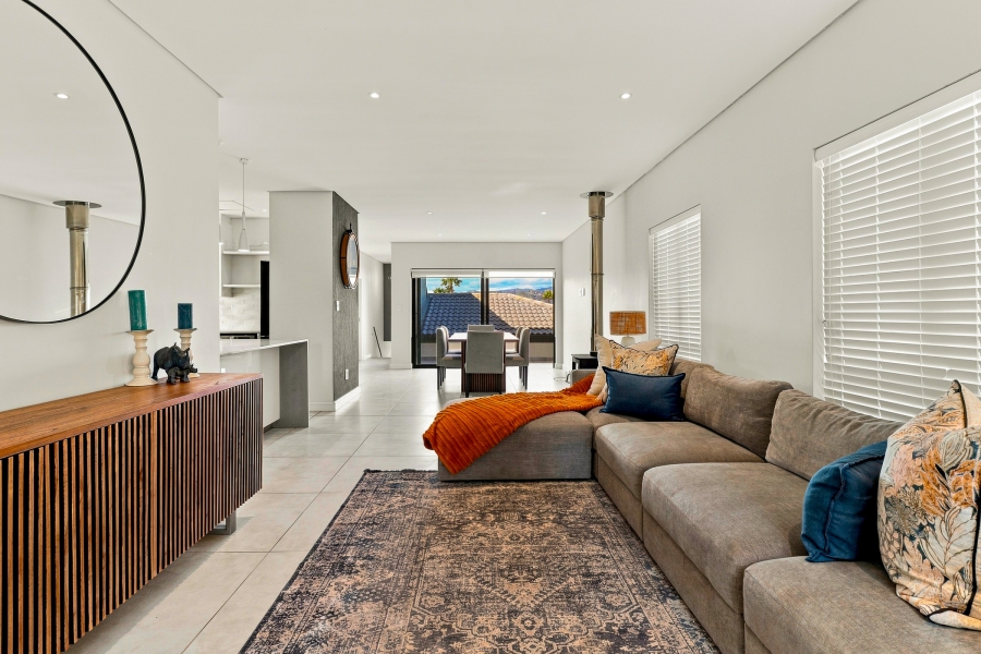 4 Bedroom Property for Sale in Somerset Ridge Western Cape